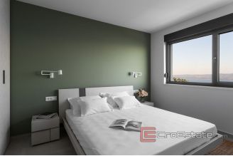 015 2022 354 Omis villa with sea view for sale