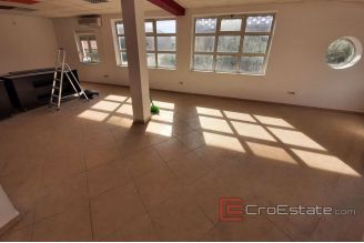 006 2016 537 Split Office space for rent