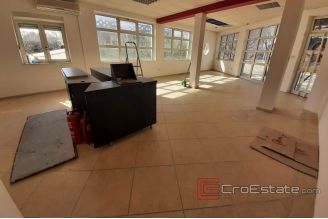 006 2016 537 Split Office space for rent