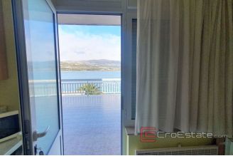 008 2018 219 Ciovo property first row to the sea for sale
