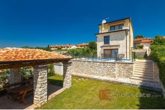 016 1014 17 Porec villa with pool for sale