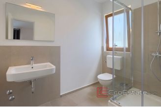 016 1014 17 Porec villa with pool for sale