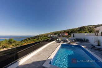 018 2035 73 Trogir Villa with sea view for sale