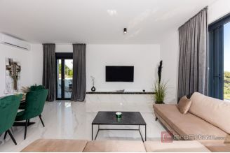 018 2035 73 Trogir Villa with sea view for sale