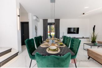 018 2035 73 Trogir Villa with sea view for sale