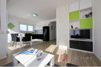 019 2043 61 Zadar Apartment house near the sea for sale