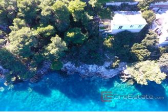 010 2021 336 Mljet house first row to the sea for sale