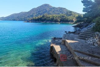 010 2021 336 Mljet house first row to the sea for sale