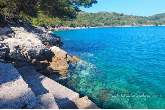 010 2021 336 Mljet house first row to the sea for sale