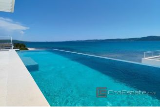 015 2021 332 Zadar Penthouse first row to the sea for sale