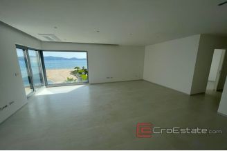 015 2021 332 Zadar Penthouse first row to the sea for sale
