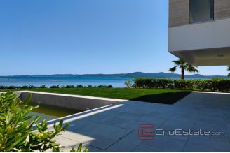 015 2021 332 Zadar Penthouse first row to the sea for sale