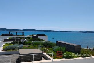 012 2021 333 Zadar penthouse first row to the sea for sale