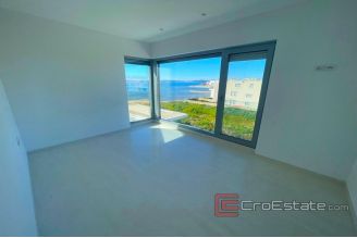 012 2021 333 Zadar penthouse first row to the sea for sale