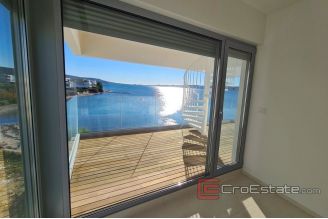 012 2021 333 Zadar penthouse first row to the sea for sale
