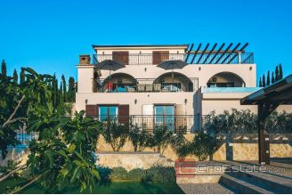 020 2022 359 rogoznica luxury villa with pool for sale