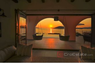 020 2022 359 rogoznica luxury villa with pool for sale