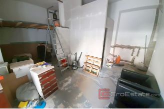 003 2016 541 split office space with parking for sale