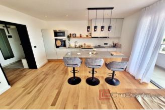 012 2016 542 Split area Penthouse with sea view for sale