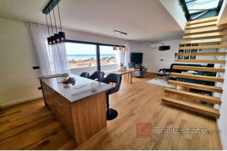 012 2016 542 Split area Penthouse with sea view for sale