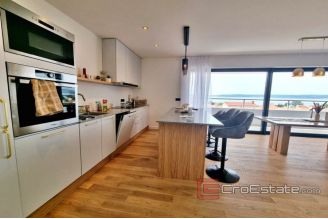 012 2016 542 Split area Penthouse with sea view for sale