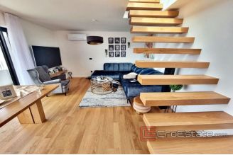 012 2016 542 Split area Penthouse with sea view for sale