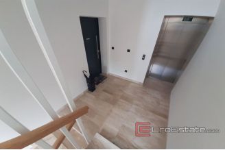 012 2016 542 Split area Penthouse with sea view for sale