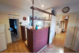 011 5236 30 trogir apartment in old center for sale