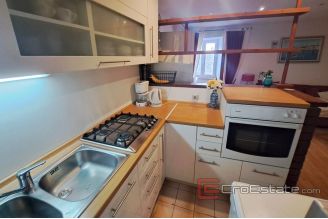 011 5236 30 trogir apartment in old center for sale