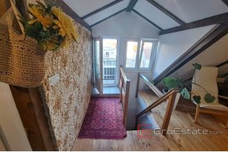 011 5236 30 trogir apartment in old center for sale