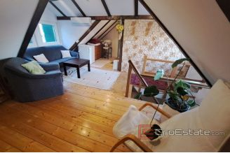 011 5236 30 trogir apartment in old center for sale