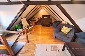 011 5236 30 trogir apartment in old center for sale