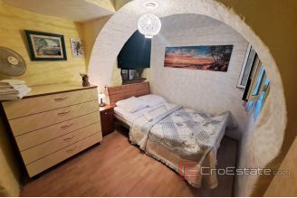 011 5236 30 trogir apartment in old center for sale