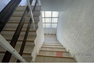 013 2030 46 Split area Apartment with sea view for sale