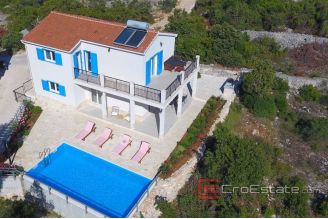 014 2026 100 Korcula House with pool and sea view for sale