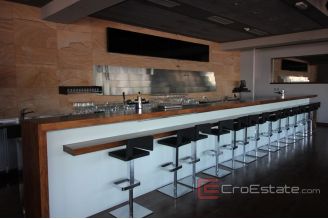 007 5227 30 Hvar bussines space for sale