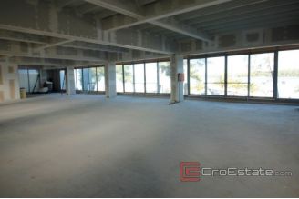 004 5228 30 Hvar bussines space for sale