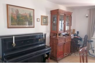 014 2117 07 Labin Spacious estate with stone house for sale