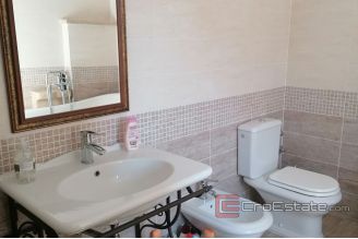 014 2117 07 Labin Spacious estate with stone house for sale