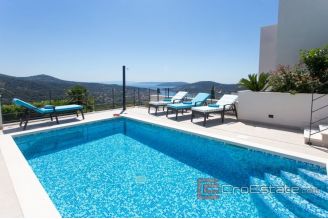 016 2035 82 Marina Luxury villas with sea view for sale