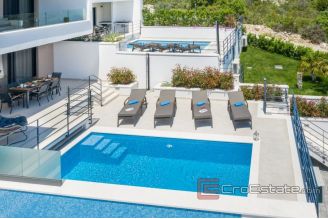 016 2035 82 Marina Luxury villas with sea view for sale