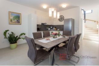 016 2035 82 Marina Luxury villas with sea view for sale