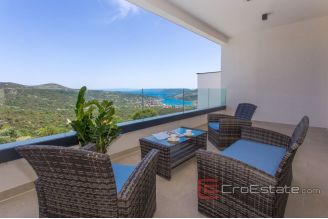 016 2035 82 Marina Luxury villas with sea view for sale