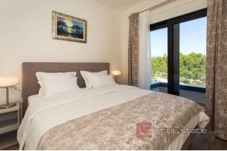 016 2035 82 Marina Luxury villas with sea view for sale