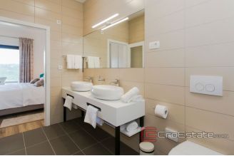 016 2035 82 Marina Luxury villas with sea view for sale
