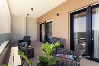 016 2035 82 Marina Luxury villas with sea view for sale