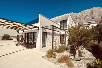 020 2038 52 Makarska luxury villa with swimming pool for sale