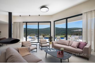 020 2022 363 near trogir luxury villa with pool for sale