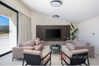 020 2022 363 near trogir luxury villa with pool for sale