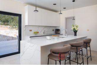 020 2022 363 near trogir luxury villa with pool for sale